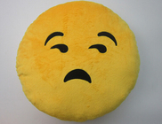Emoji の顔文字の黄色の円形のクッションおよび枕はプラシ天のおもちゃを詰めました