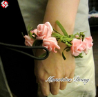人工的な泡材料のばら色の花の結婚式の装飾の花の手首のコサージュ