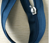 衣服の青いナイロン注文のジッパー、#5/#8/#10 ハンドバッグのジャケットはファスナーを絞める