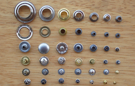 めっきの真鍮の習慣のスナップは衣服アイレット ハードウェア付属品にボタンをかけます
