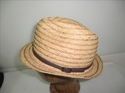 革ベルトが付いている浜の Raffia のブレードの帽子、ジグザグ形のステッチの夏の女性の麦わら帽子