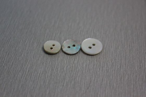 ワイシャツの貝の注文の衣類ボタン