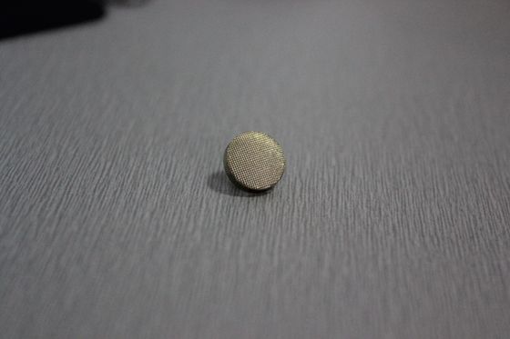 普遍的な金の注文の衣類の取り替えは衣服/袋のためにボタンがかかります