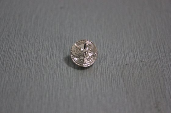 方法ワシ パターン ボタン、注文の金属メッキの衣類ボタン