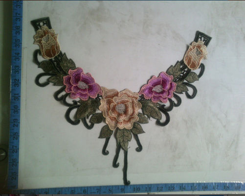 夏の敏感な花の刺繍の首の綿つばは服を着ます