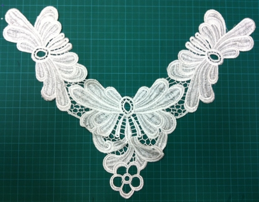 白い蝶パターン衣類のモチーフ/女の子の刺繍の綿つば