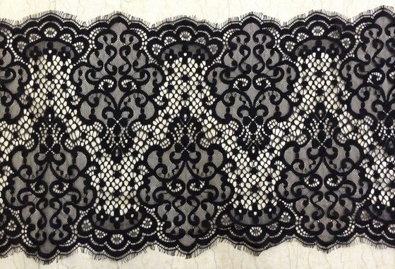 装飾的な衣服のためのナイロンによってスカラップで仕上げられる黒いまつげのレースのトリミング