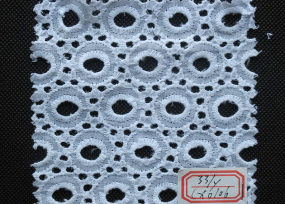 純粋で白い綿アイレットは赤ん坊の摩耗 SGS CY-CX0106 のためのレースのトリムを刺繍しました