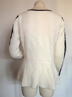 パネルをはめられた PU の首のトリムの女性プルオーバーのセーターの摩耗の衣服をまたはカスタマイズされるひもで締めて下さい