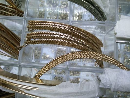 環境に優しい不規則性の花の金と半分楕円形の金属のトリムを合金にして下さい