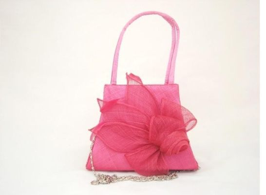 Sinamay の葉および花の金属の鎖の Sinamay のサテン袋が付いている 100% 流行の Sinamay の袋