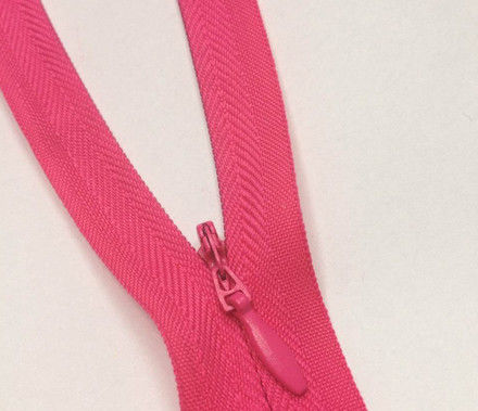 見えない衣服は歯 #3 SGS のナイロン ピンクの環境に優しいファスナーを絞める